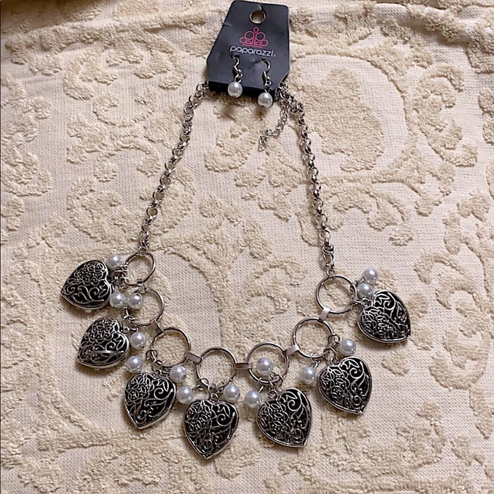 🛍NWT Adjustable silver heart&pearl necklace/earri